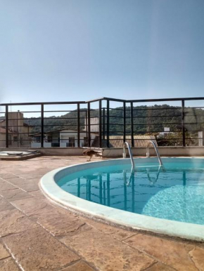 Cobertura com piscina à 5 min a pé do mar